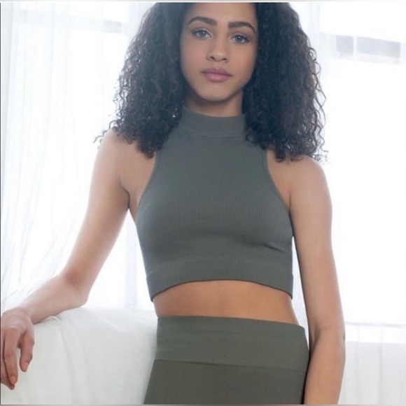 Capezio Tops - Capezio Seamless Rib Crop
TOP (11375W) • Safari Green • XS/S
